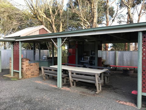 Pinewood Caravan Park - Accommodation Bookings 0