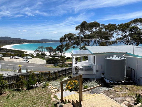 PIPI SHACK - Iconic Waterfront Shack Binalong Bay - Accommodation Bookings 1