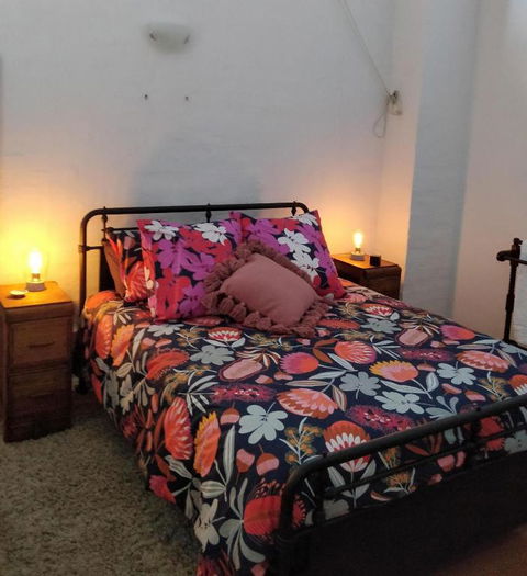 Pips On Mitchell - Beautiful Historic Apartment - Accommodation Bookings 1