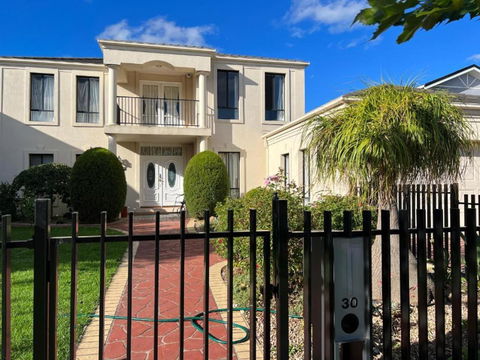 Pleasant Private Room In Taylors Lake Near Melbourne Airport - Accommodation Bookings 3