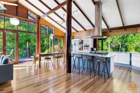 Pole Home In Paradise @ Kuranda - Accommodation Bookings 1