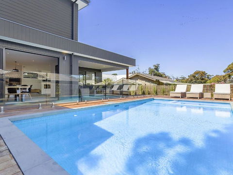 Pool And Spa - 300m Walk To Beach - Accommodation Bookings 0