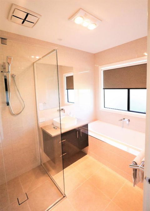 Popular Luxury Villa Kialla Shepparton - Accommodation Bookings 2