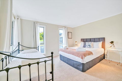 Port View Escape - Accommodation Bookings 3