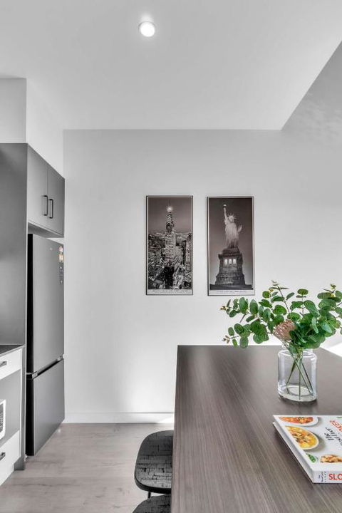 Portside Paradise - Steps Away From The Port - Accommodation Bookings 1