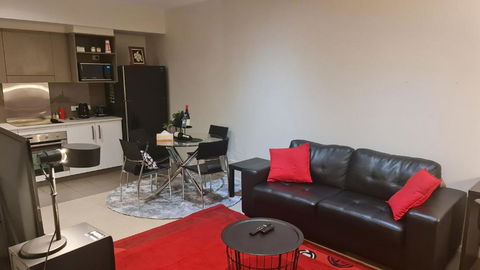Qure Restaurant And Apartments Canberra Bruce - Accommodation Bookings 0