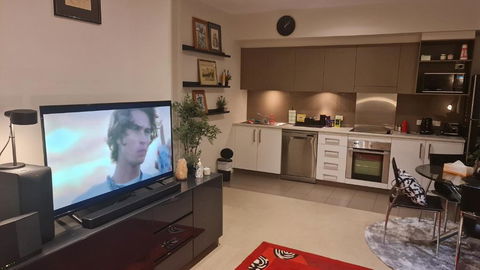 Qure Restaurant And Apartments Canberra Bruce - Accommodation Bookings 1