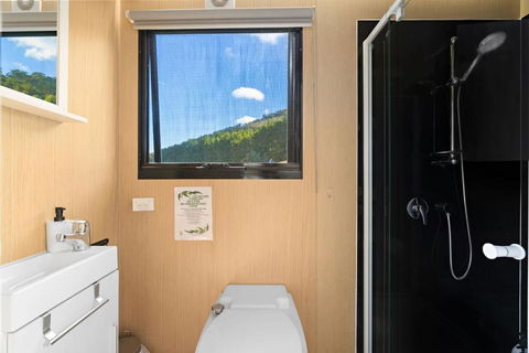 Rae At Lake George Winery By Tiny Away - Accommodation Bookings 1