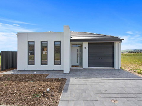 Putters Paradise 25-30 Troon Drive - Accommodation Bookings 0