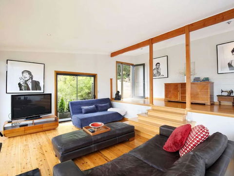 Postcards From The Edge - Accommodation Bookings 1