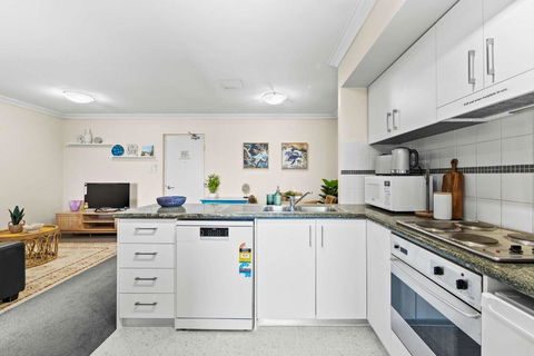 Prime Perth Apartment - Accommodation Bookings 3