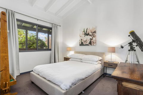 Pristine Mountain Retreat With Expansive Views - Accommodation Bookings 2