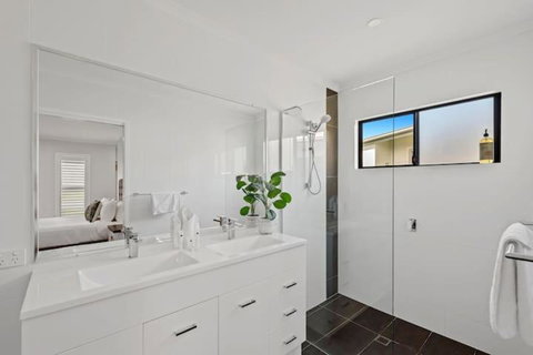 Private Mudjimba Beach Abode - Accommodation Bookings 2