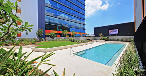 Private Bedroom & Bathroom In Shared Inner Brisbane Apartment - Accommodation Bookings 1