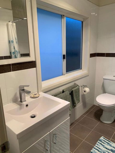 Private Room With Ensuite - Accommodation Bookings 3