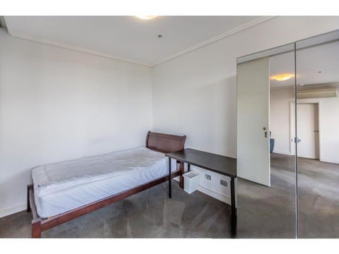 Private Room With Shared Washroom Only In 3bhk Apartment - Accommodation Bookings 1