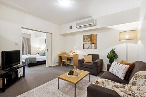 Prized Perth Retreat 1BDR - Accommodation Bookings 1
