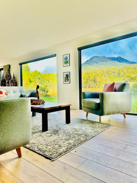 Quamby Bluff Lake House, Deloraine, Tasmania - Accommodation Bookings 3