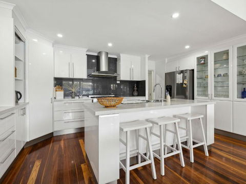 Quay-Largo - Accommodation Bookings 2