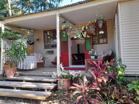 Quirky Cottage In Centre Of Maleny, Walk Everywhere - Accommodation Bookings 2
