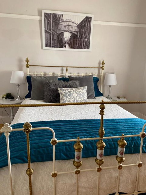 R&R Blue Diamond Luxury Cottage Maryborough, Vic - Accommodation Bookings 1