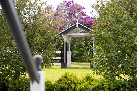 Rambling Roses - Accommodation Bookings 1