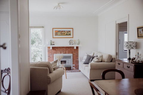 Ravenswood Farmhouse - Accommodation Bookings 1