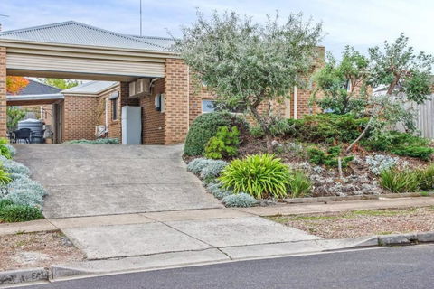 Reconnect On Daly I Epworth And Deakin - Accommodation Bookings 0