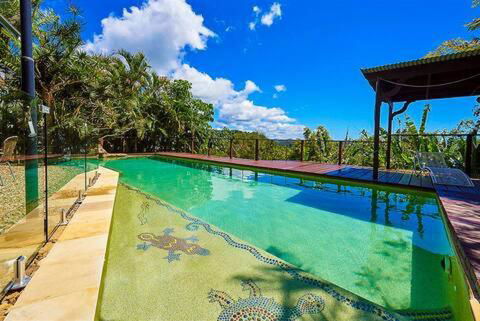Private Access Retreat 1 Queen Bedroom W Stunning Pool And Ocean Views - Accommodation Bookings 1