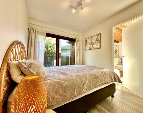 Private Access Retreat 1 Queen Bedroom W Stunning Pool And Ocean Views - Accommodation Bookings 2