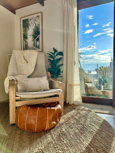 Private Access Retreat 1 Queen Bedroom W Stunning Pool And Ocean Views - Accommodation Bookings 3