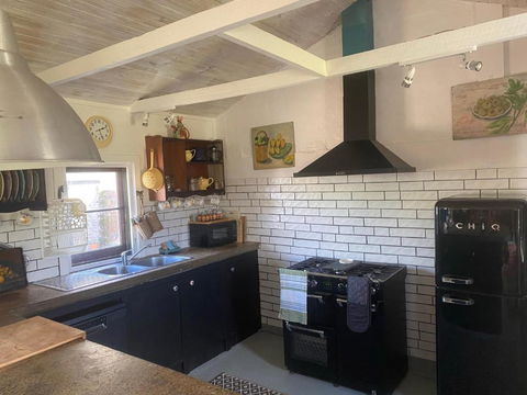 Private Country Escape With Valley Views - Accommodation Bookings 0