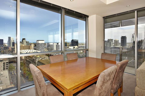 Astra Apartments Melbourne - Accommodation Bookings 1