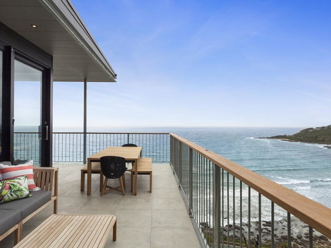 At Wye Eyrie With Arguably The Best Views In Town - Accommodation Bookings 2