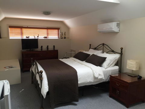 Atina Rocks Country Homestead - Accommodation Bookings 0
