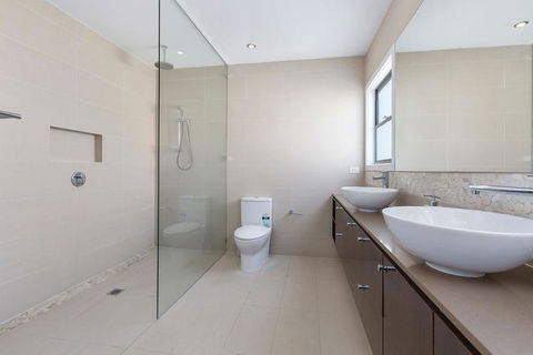 Augusta House - Accommodation Bookings 3