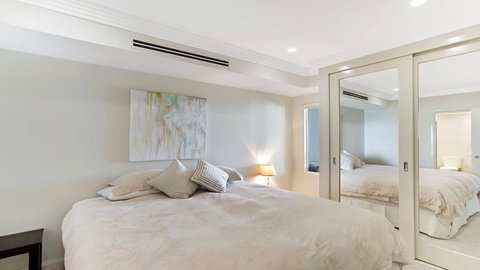 Aura Apartment With Spectacular Views! - Accommodation Bookings 3