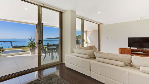 Aura Apartment With Spectacular Views! - Accommodation Bookings 0