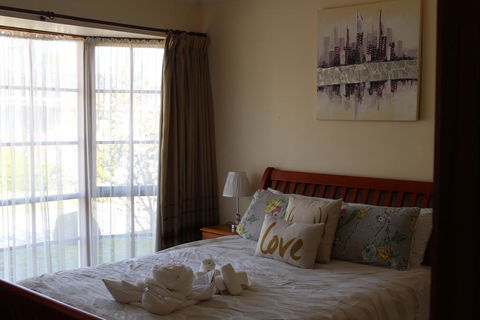 Australian Home Away @ Doncaster Elgar - Accommodation Bookings 2