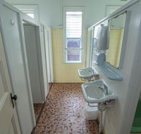 Australian Hotel - Accommodation Bookings