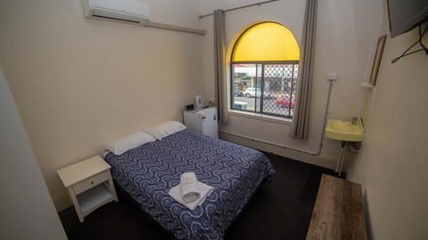 Australian Hotel - Accommodation Bookings 2