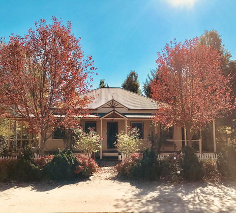 Autumn Beauty - Cottage 3 - Accommodation Bookings 1