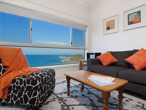 Avalon 3 - Views To Die For - Across The Road From Convent Beach - Accommodation Bookings 2