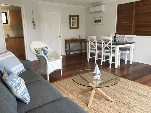 Avalon Seashells 2 Bedroom Apartment With Pool - Accommodation Bookings 3