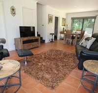 Avignon In Bright - Accommodation Bookings