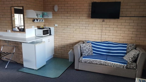 Avlon Gardens Motel - Accommodation Bookings 1