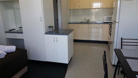 AZA Motel - Accommodation Bookings 3