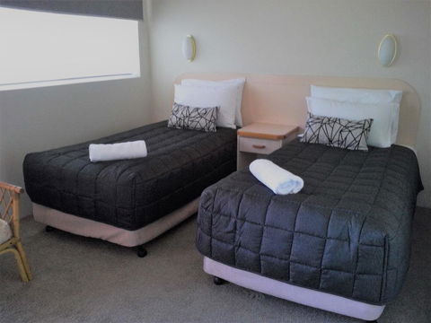 AZA Motel - Accommodation Bookings 1