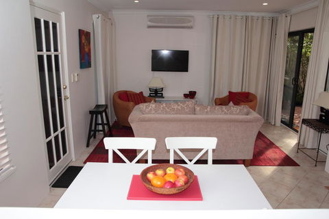 Azalea Villa - Close To The City Of Perth - Accommodation Bookings 0