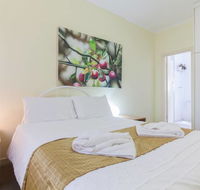 B5 Close to Nedlands Cafes Swan River SCGH  UWA - Accommodation Bookings